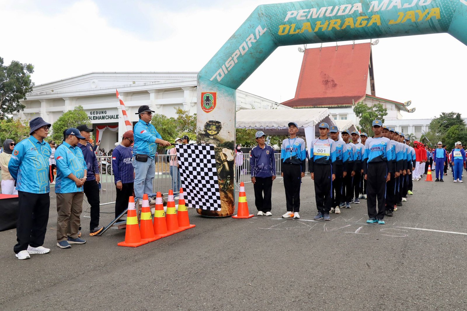 Semarak HUT ke-81 RI dan Hari Jadi ke-76 Kalsel, Ribuan Pelajar Ikuti Lomba Gerak Jalan