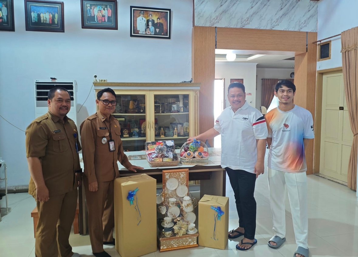 Anjangsana Hari Jadi ke-76, Pemprov Kalsel Sambangi Keluarga Mantan Gubernur dan Wakil Gubernur