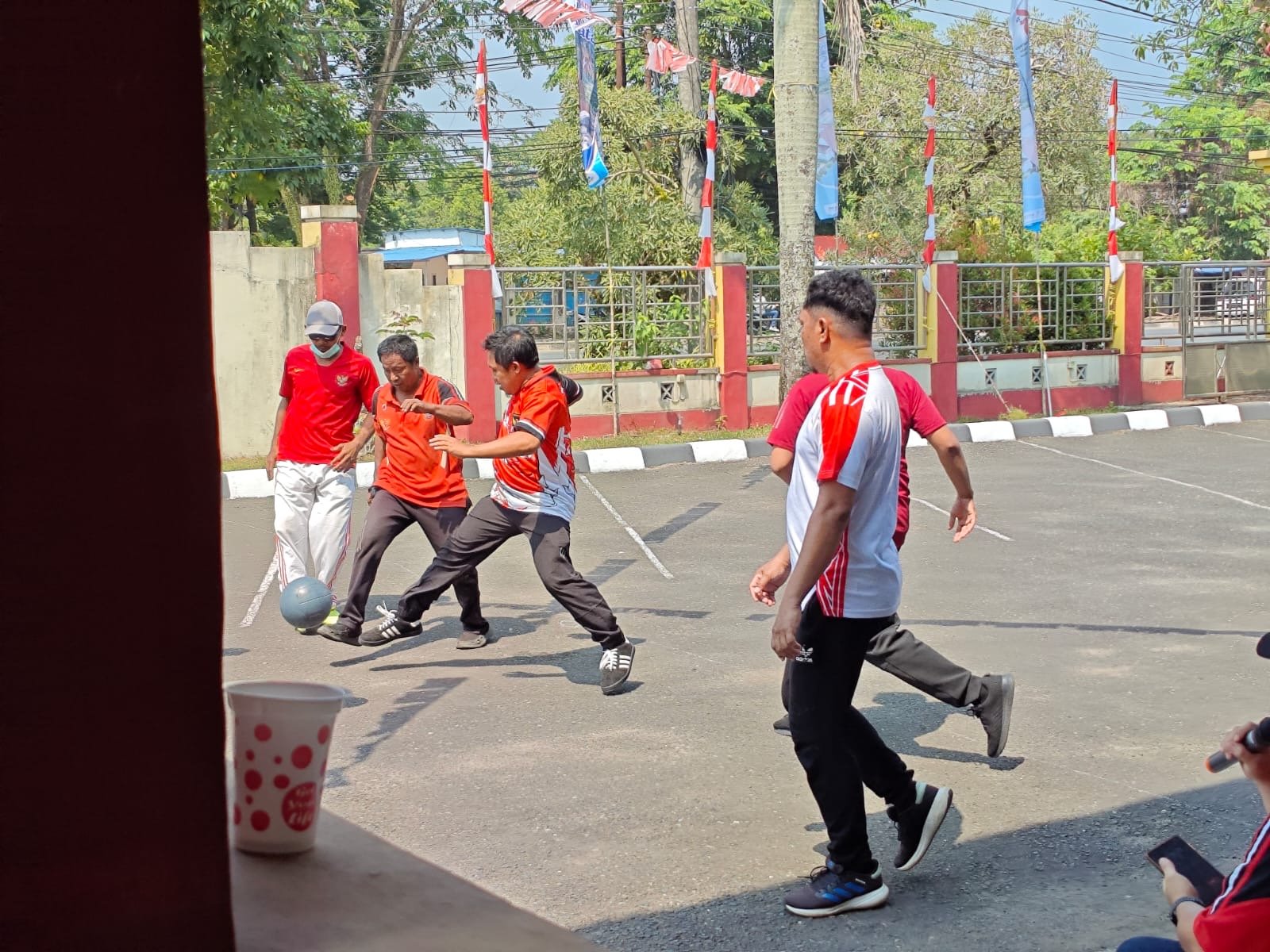 Semarak Hari Jadi Kalsel dan HUT RI, PPRSLU Budi Sejahtera Ajak Kai Nini Rekreasi