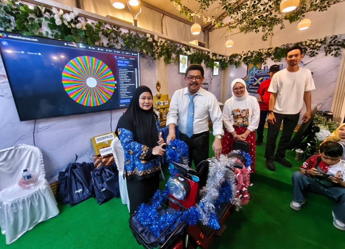 Semarak Penutupan Kalsel Expo 2026, Diskominfo Kalsel Bagikan Sepeda Listrik dan Berbagai Macam Doorprize