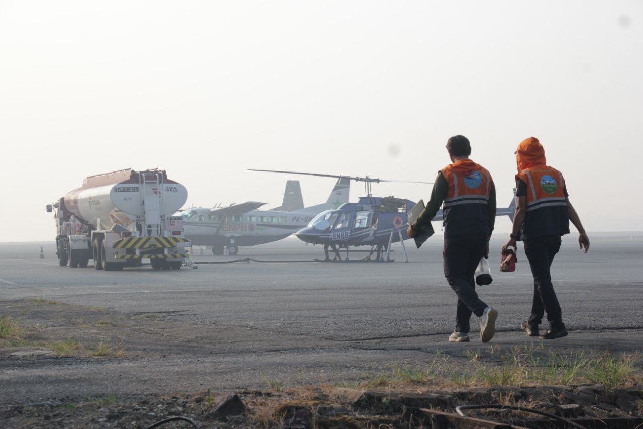 Pesawat OMC Standby di Syamsudin Noor, Tunggu Awan Bisa Disemai