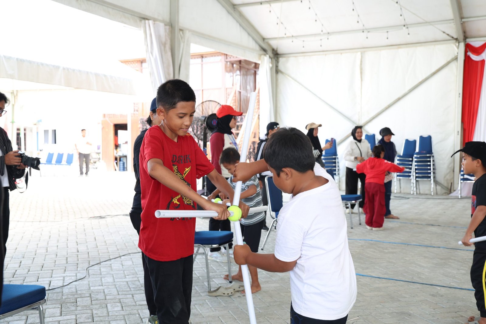 Lomba Estafet Bola Tenis Aksi Merah Putih: Ajang Kekompakan, Disiplin, dan Semangat Kebersamaan Generasi Muda Tanah Bumbu