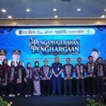 Dinkes Kalsel Berikan Penghargaan bagi Tenaga Kesehatan Teladan 2026