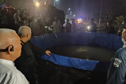 Gubernur Kalsel Pantau Karhutla di Kawasan Bandara Syamsudin Noor hingga Malam Hari