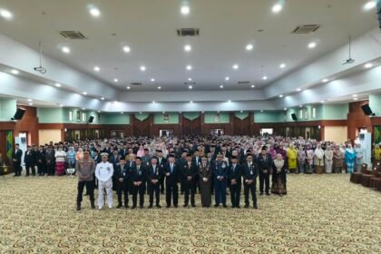 985 PNS Pemprov Kalsel Terima Satyalancana Karya Satya, Muhidin: Terus Berkarya dan Berinovasi