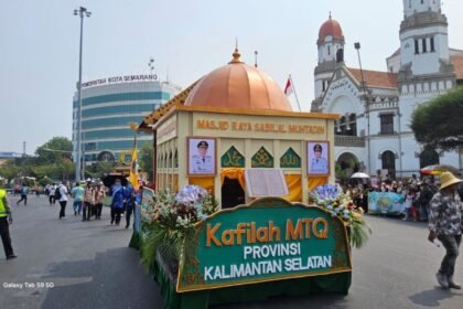 Mobil Hias Kafilah Kalsel Tampilkan Cahaya Al-Qur’an dalam Harmoni Budaya Banua