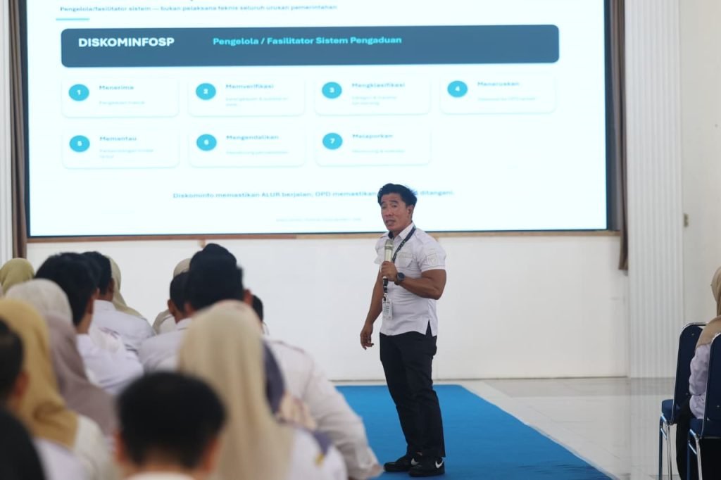Peserta Bimtek Pengelolaan Pengaduan Pemkab Tanah Bumbu mengikuti materi dari Ombudsman Kalsel dan Diskominfo Tanah Bumbu di Batulicin.