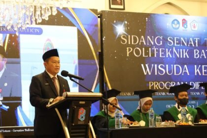 Bupati Tanah Bumbu Dorong Sinergi Pendidikan Vokasi dan Industri pada Wisuda Politeknik Batulicin